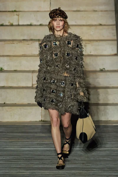 Look 72